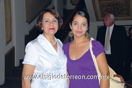 María Eugenia Rodríguez y Marcela Villarreal.