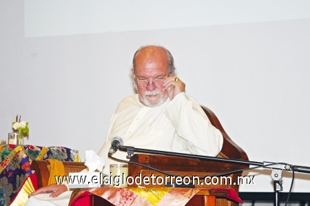 Compartió sus preceptos Dzogchen
Keith Dowman, Yogui y Maestro del Budismo Tántrico Tibetano.