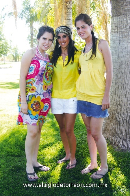 Paulina, Alejandra y Mónica.