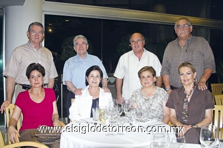 Alma Rosa, Martha, Rosa María, Georgina, Carlos, Javier, Jesús y Florentino.