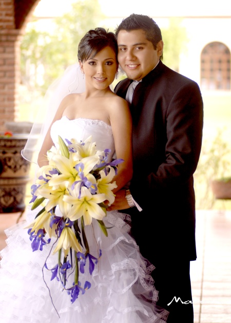 Lic. Moisés Martínez Medellín y Srita. Montserrat Natera Toscano unieron sus vidas el pasado 25 de abril de 2009, en punto de las 18:00 horas.


Estudio Morán