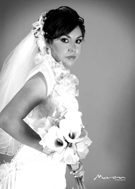 Srita. Rocío Guadalupe Rodríguez Basurto captada el día de su boda con el Ing. Daniel Chávez Duarte.


Estudio Morán