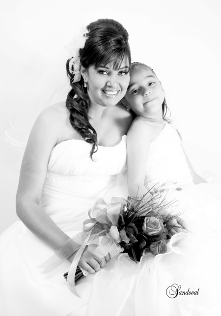 Srita. Virginia Arellano Recio el día que contrajo matrimonio con el Sr. Luis Alberto Cortez Cháirez.


Sandoval Fotografía