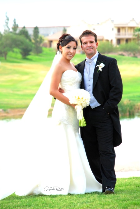 Sr. Daniel Rodríguez y Srita. Zaira Milán unieron sus vidas en la iglesia de la Virgen de la Encarnación, el pasado sábado 16 de mayo de 2009, en punto de las 20:00 horas.


Gerardo Rivas Fotografía