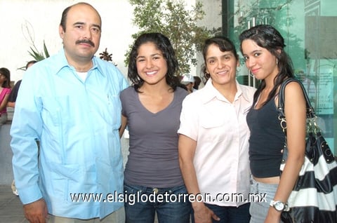 21062009 Juan, Claudia, Lorena y Lore Tort.