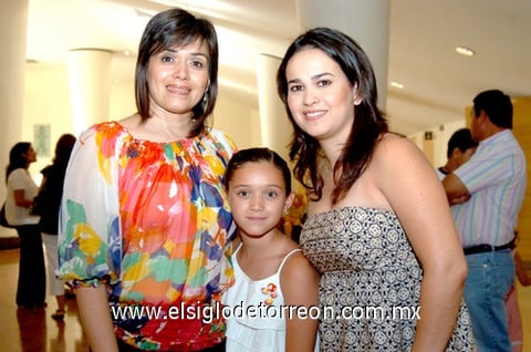 26062009 Contentas.  Marilú Portilla, Isabel de León y Marcela Iduñate.