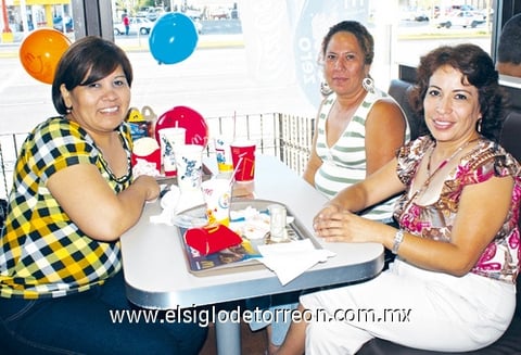 29062009 Rosalba Rodríguez, Lucía Guadalupe de Santiago y Maricruz Soberanis.