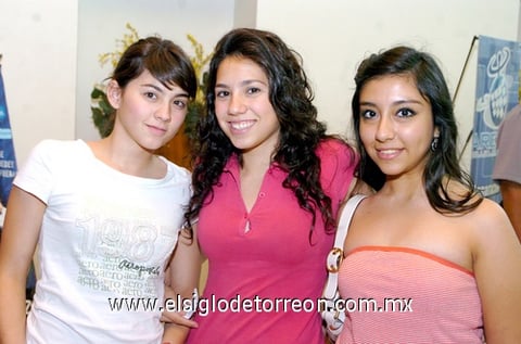 28062009 Mariana Félix, Ana Félix y Sandra Chávez.