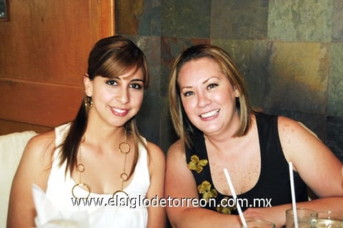 28062009 Lily de Camacho y Fer Hernández.