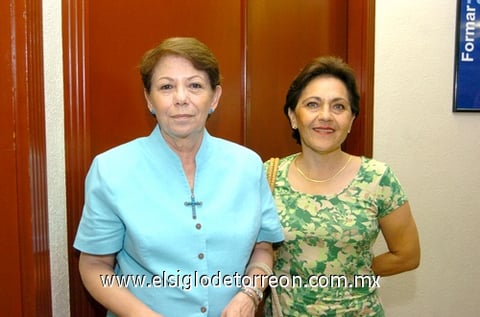 28062009 María Cristina Garibay de Arriaga y Patricia de Lorda.
