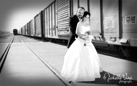T.P.P. Viola Annel de Jesús Monreal Frayre en una foto de estudio el día de su boda con el Ing. Osvaldo Burciaga Martínez.


Mishelle Vinú Fotografía
