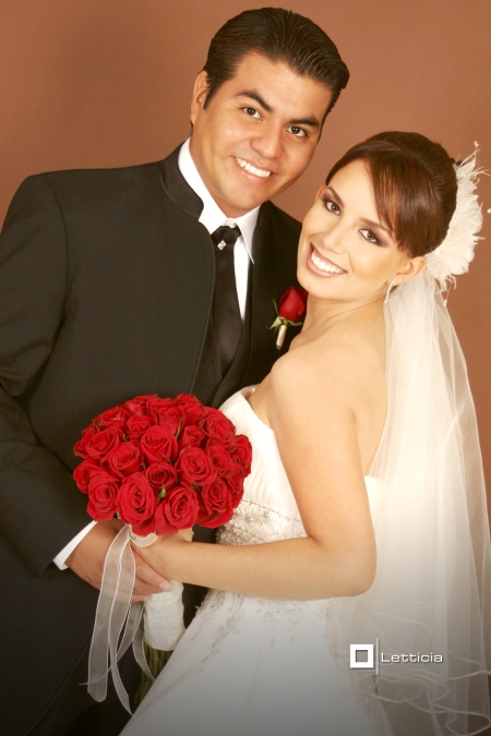 Contrajeron matrimonio la Lic. Patricia Espinosa Rodríguez y Lic. César Octavio Martínez Galván, el sábado 30 de mayo de 2009, a las 18:30 horas, en la iglesia de San Isidro Labrador.


 Estudio Letticia