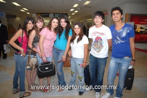 01072009 Bedia, Michelle, Eli, Mónica, Ana María, Jaime y Carlos, viajaron a Cancún.