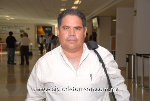 01072009 Manuel Navarro Villa, partió a Hermosillo, Sonora.
