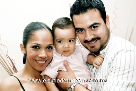 01072009 Santiago Venegas Casas cumplió un año y fue festejado por sus papás Patricia Casas de Venegas y Jesús Enrique Venegas Batres.