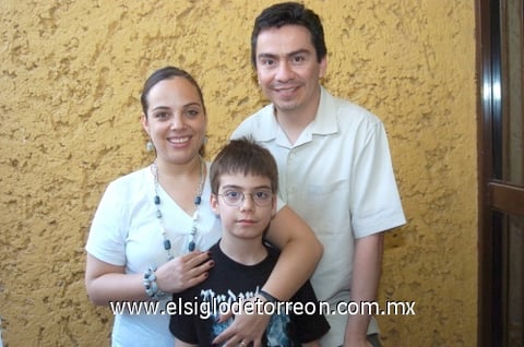 01072009 Benjamín celebró su décimo cumpleaños por tal motivo sus papás Adriana y Eduardo lo festejaron.