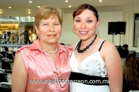01072009 Fabiola Martínez Chavarría y Lolis Chavarría Pachicano.