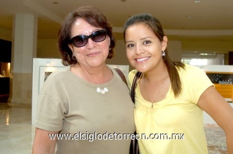 01072009 Yolanda Dávila y Fátima Ojeda Dávila.