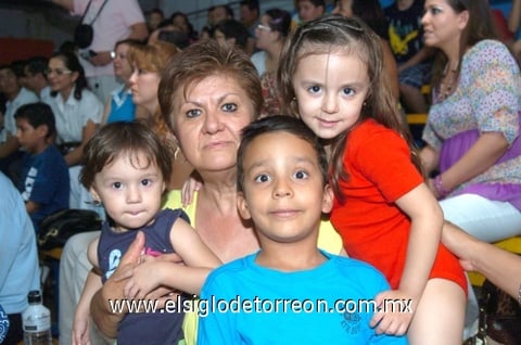 02072009 Roberta, Guadalupe González, René y Alejandro.