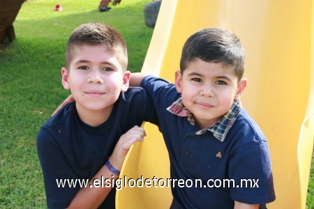 Farid y Hassan Fayad disfrutaron en grande la fiesta de Juan Diego Proal Mijares que le ofreció su mamá María Mijares de Proal.