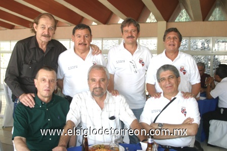 Manuel Alva,Francisco Quiñones,Fernando Ávila, Miguel de la Parra, Francisco Domínguez, Alejandro Álvarez y Manuel Portilla.