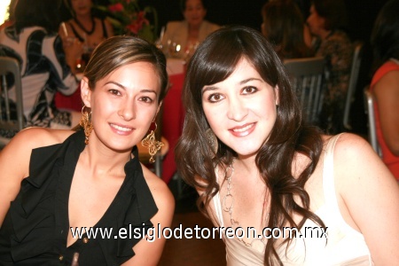 Vicky y Any asistieron a la merienda.