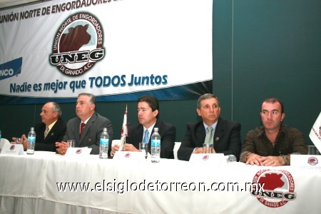 El Presidium en la comida que realizara la Unión Norte de Engordadores de Ganado, A.C.