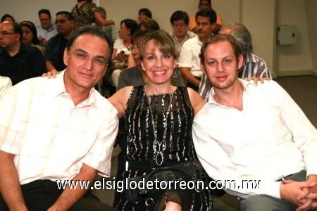 Asistentes. Enrique, Marcela y Rogelio.
