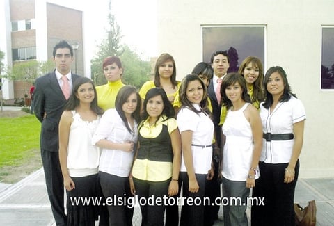 05072009 Luis, Mayra, Viri, Norma, Addiel, Sol, Cristy, Giselle, Montse, Fátima, Cecy e Ileana, en su fiesta de fin de cursos de la UANE.
