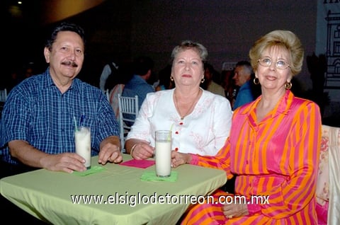 05072009 Jaime Escalera, Caty de Escalera y Aurorita Máynez.