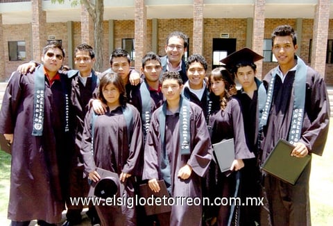 12072009 Amigos y compañeros graduados de Elpidio: Jonathan, Venegas, Pablo, Carmen, Gonzalo, Diego, Ricardo, Paulina, Salvador y Luis Carlos.