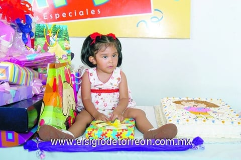 10072009 Sofía Samaniego Martínez disfrutó de alegre fiesta de segundo cumpleaños.