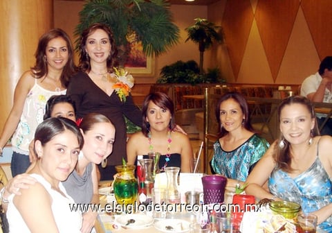 08072009 Gaby en compañía de Delia Méndez de Obregón y Sandra Sánchez de Gómez.