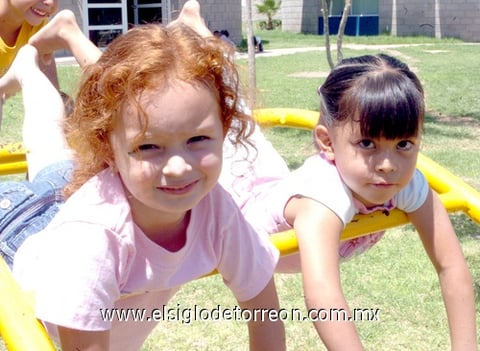 07072009 Ana Victoria y Mary José.
