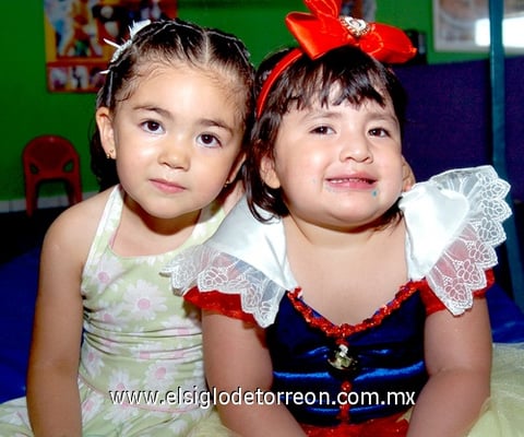 08072009 Frida Sofía Castro asistió a la fiesta de su amiga Julia.