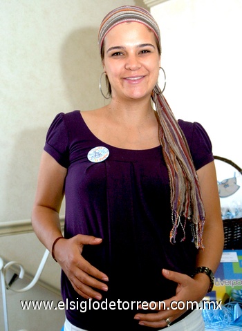 08072009 Begoña Esparza de López espera con gran ilusión a su bebito, es un varoncito.