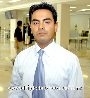 07072009 . Luis Rodríguez llegó procedente de la Ciudad de México para realizar asuntos de trabajo.
