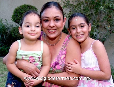 14072009 Carmen Rodríguez, Hanany y Amile Jaik Rodríguez.  EL SIGLO DE TORREÓN/JESÚS HERNÁNDEZ
