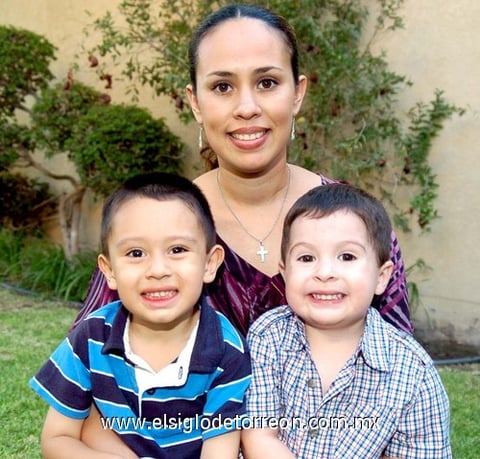 14072009 Judith de Saldaña, César  Saldaña y Beto Albores.