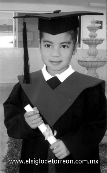 14072009 Gabriela Venegas Chávez el día de su graduación de kinder. La acompañaron sus padres, Sres. Víctor Manuel Venegas Treviño y Gabriela Chávez Adame.
