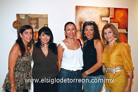 EN LA ALIANZA FRANCESA Norma Huerta, Silvia Rodríguez, Georgina Treviño,Martha Estrada y Rocío Ortiz.