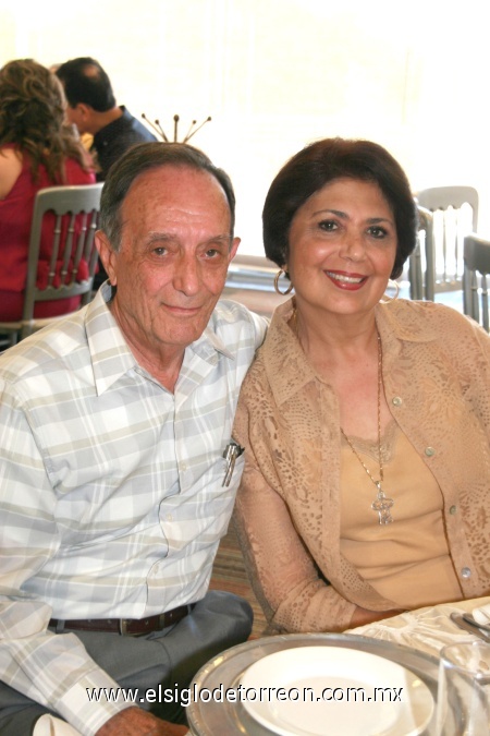 Carlos De Villa y Jeanette de De Villa.