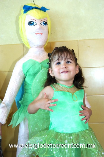 12072009 Tres añitos cumplió, Ana Sofía López Murillo y los festejó como Campanita.