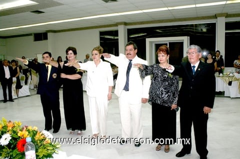 12072009 Nueva mesa. Carlos Reséndez, Carmelita García, María Lourdes Vega, Mario Vega, Adriana de Valdez y el nuevo presidente, Guillermo Valdez.
