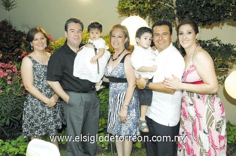 12072009 Sandra García, Jesús María García, Natalia, Martha García, Miguelito, Miguel Ángel García y Ana Claudia de García.