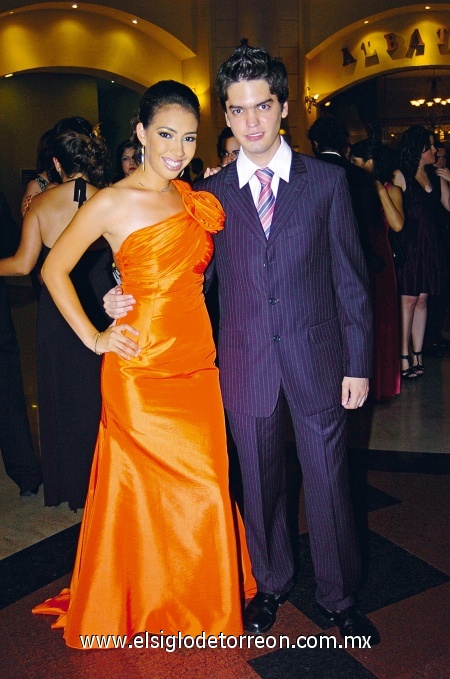 Graduados. Liz Córdova y Manolo Ávila.