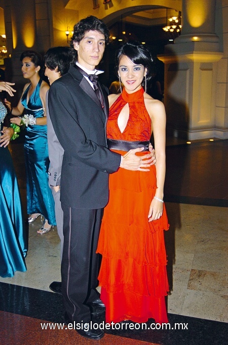 En pareja. Daniel Gómez y Lorena Amador.