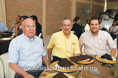 Augusto Ávalos, Felipe Pérez Gavilán y Adolfo Ávalos.
