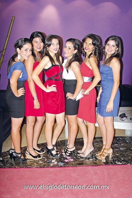 Sara Garza, Paula Luna, Cristina Núñez, Sofía Garza, Paulina Duraán y Dany Salas.