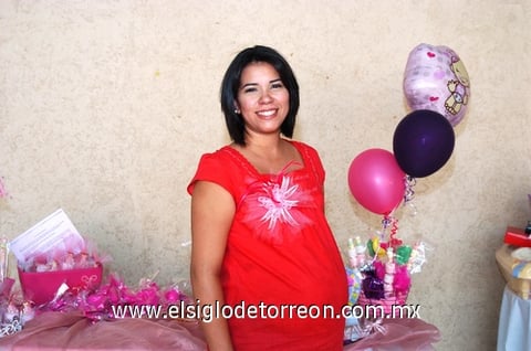 25072009 Una fiesta de canastilla le organizaron a María Elena Torres de Vásquez.